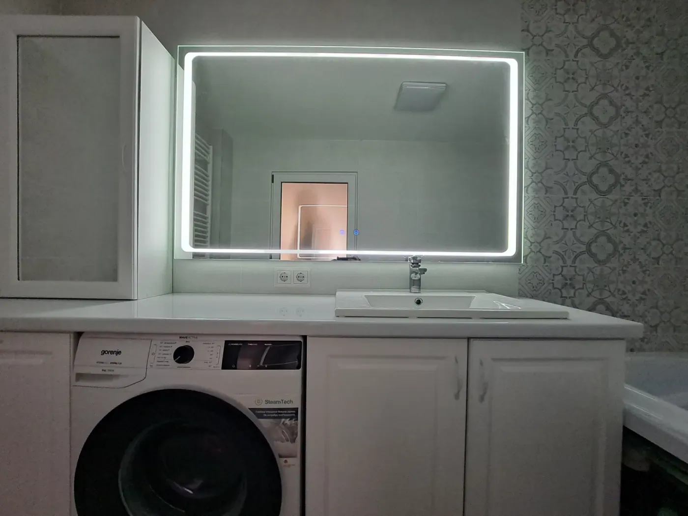 Briz Meduza Rect — Прямокутне дзеркало з передньою LED-підсвіткою